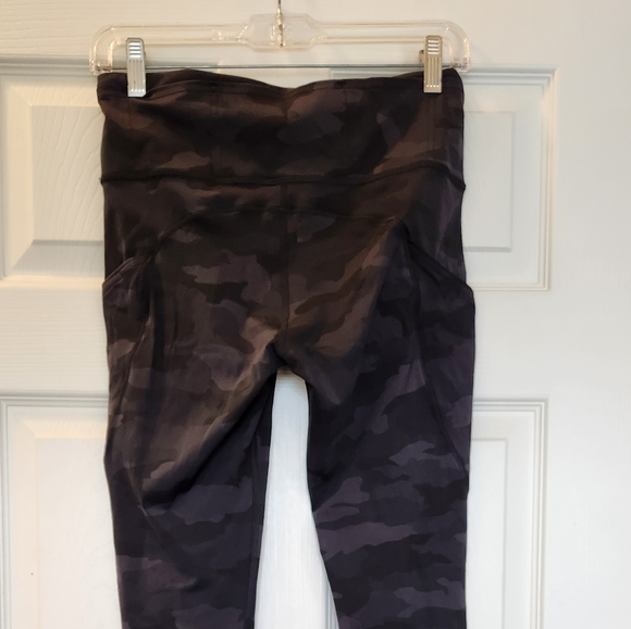 EUC Lululemon Fast & Free HR Crop 23" - Picture 12 of 16